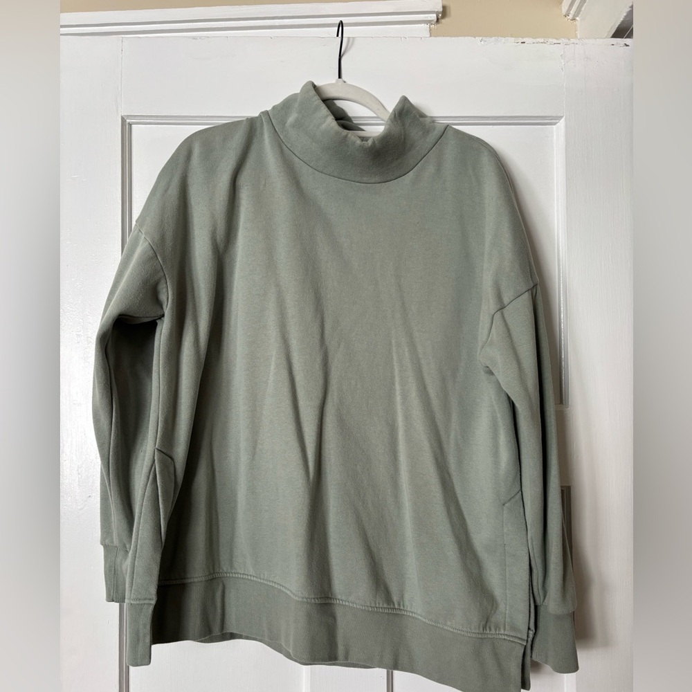 Gap green mockneck sweatshirt